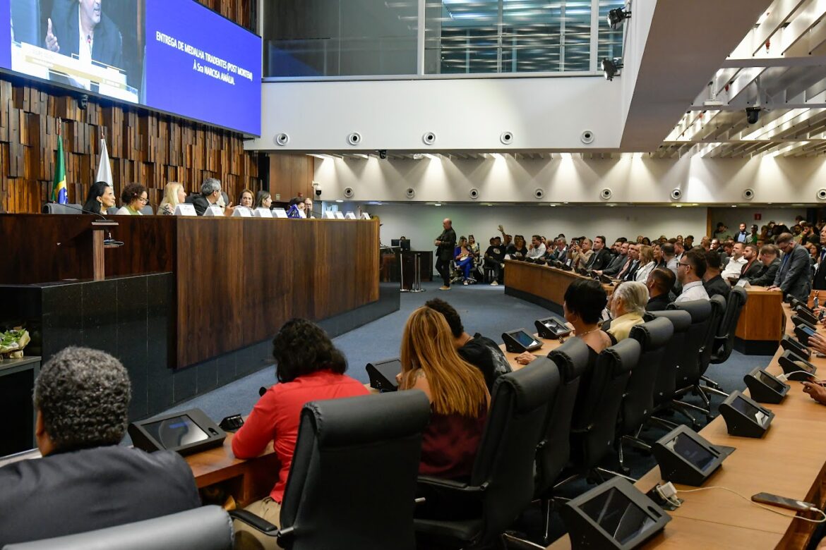 04042025_114548medalha