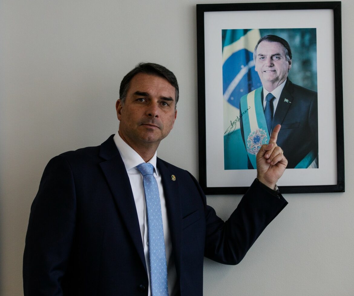 110082610-pa-brasilia-df-19-02-2025-entrevista-exclusiva-senador-flavio-bolsonaro-fotografia-bre