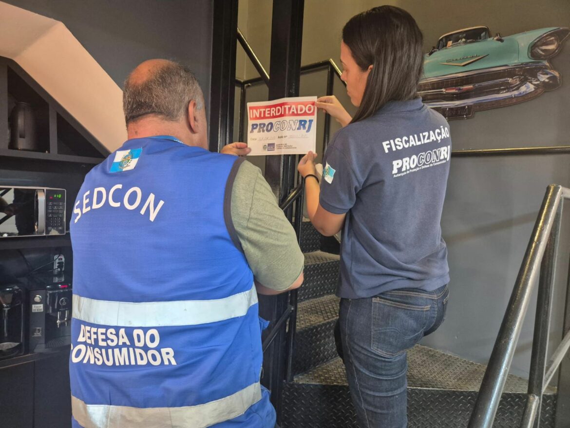 592331d815a4435bab8af6b98253d83d