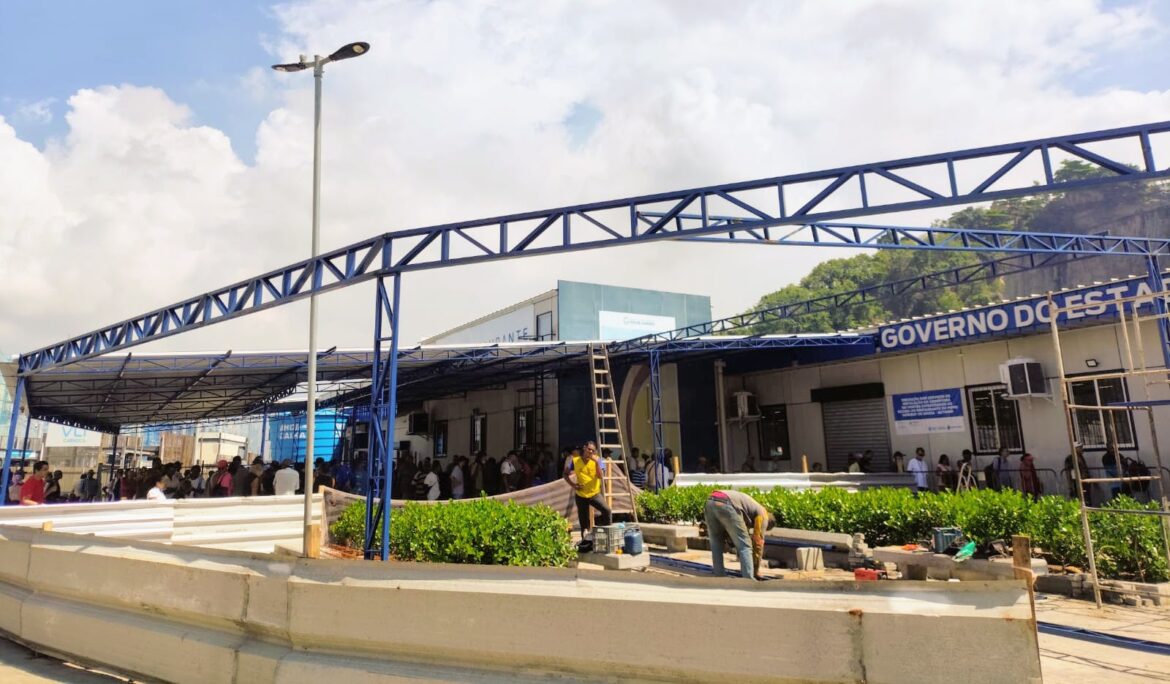 84905b2ee2ee45cd87c26cb4d91dd331